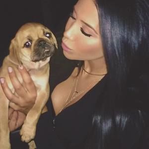 Meet your Posher, Nicole